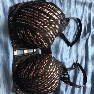Victoria’s Secret Lace Plunge Bra 36DD